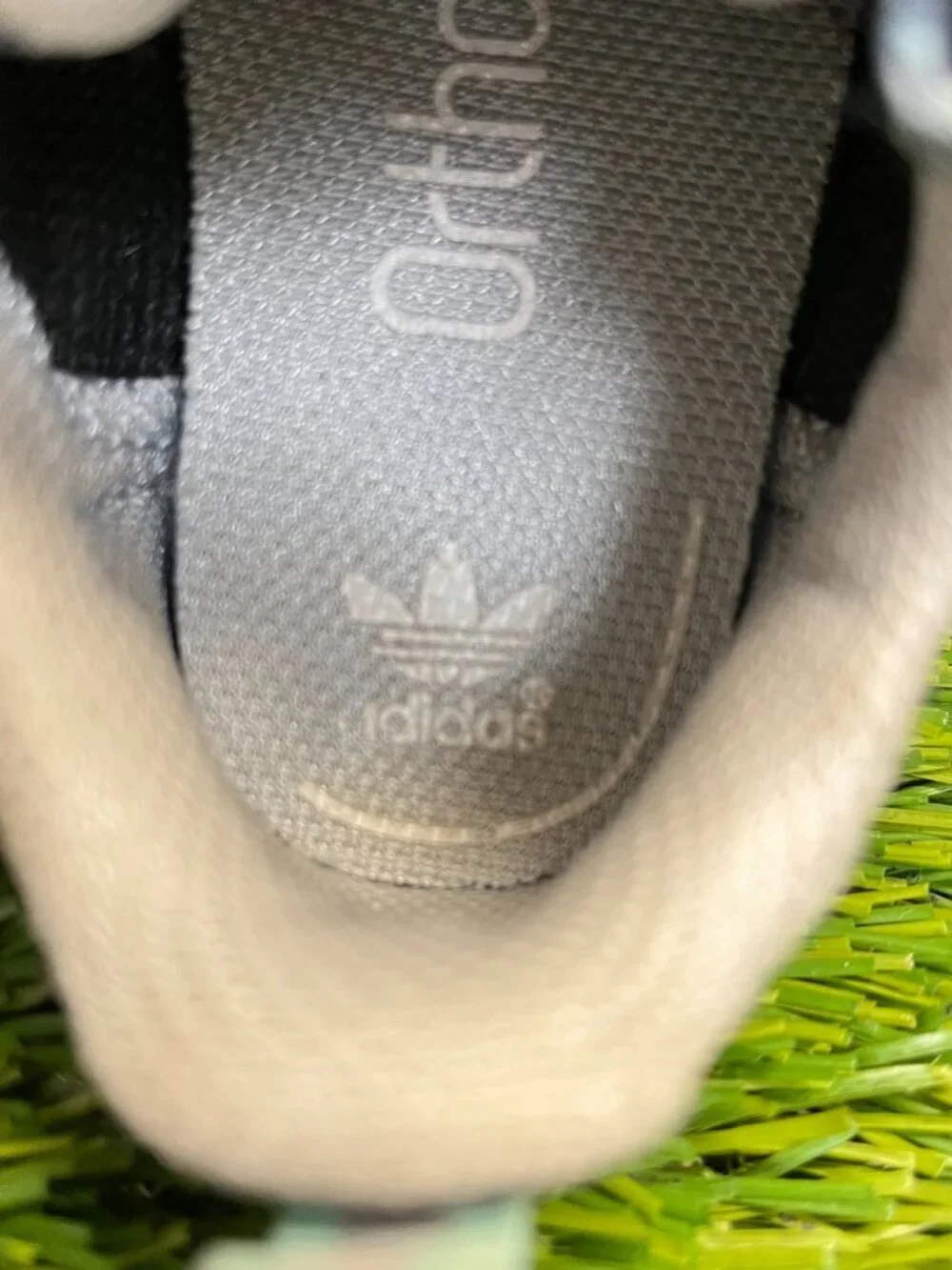 Adidas Samoa Toddler Size 4K Gray White‎ Athletic Walking Leather Shoes Sneakers